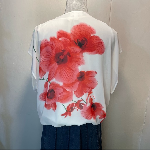 #0239 dressbarn White and Red Blouse Elegant Floral Design-S - Picture 3 of 6